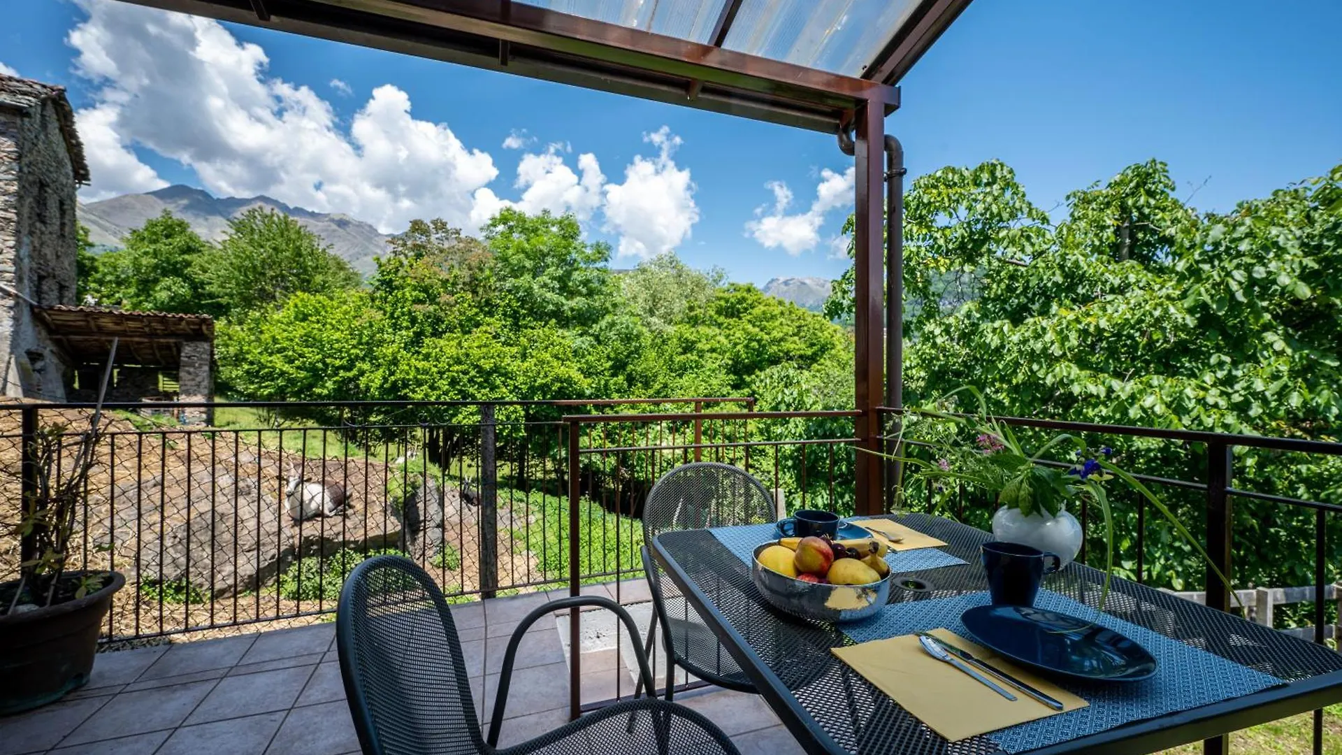Agribenessere Brenzio Aparthotel Consiglio di Rumo 0*,  Italy